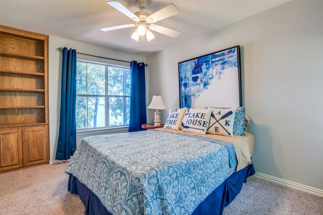194 Shady Shores Drive, Mabank, TX 75156