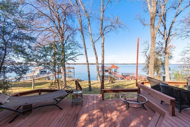 194 Shady Shores Drive, Mabank, TX 75156