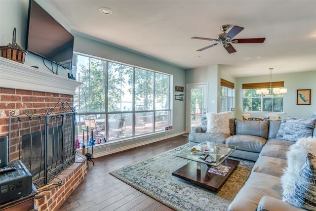 194 Shady Shores Drive, Mabank, TX 75156