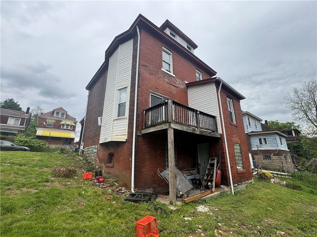 1447 Foliage St, Wilkinsburg, PA 15221