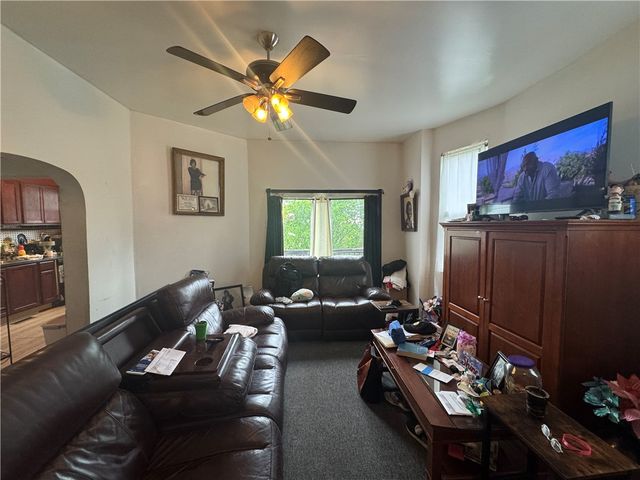 1447 Foliage St, Wilkinsburg, PA 15221