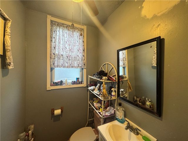 1447 Foliage St, Wilkinsburg, PA 15221
