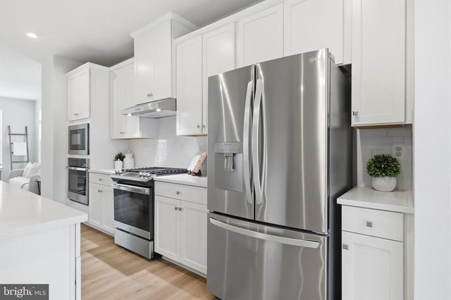 8115 PRIMROSE LN, Laurel, MD 20723