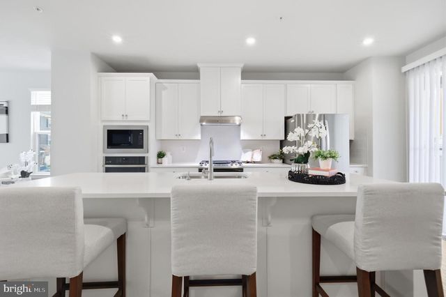 8115 PRIMROSE LN, Laurel, MD 20723