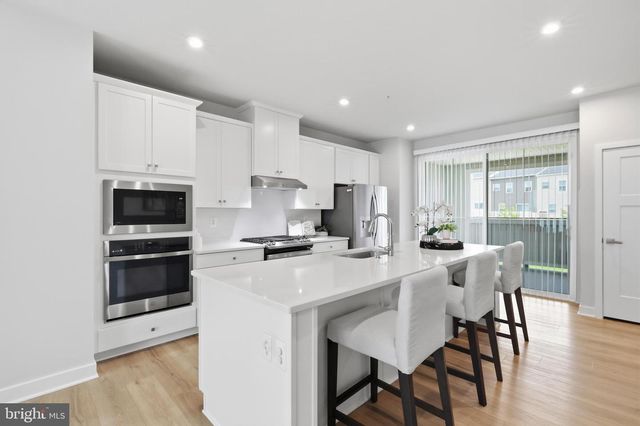 8115 PRIMROSE LN, Laurel, MD 20723