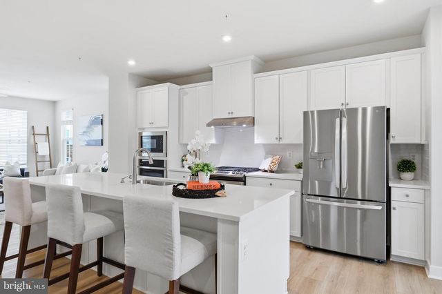 8115 PRIMROSE LN, Laurel, MD 20723