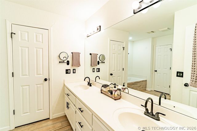 21314 W 20th Street S, Sand Springs, OK 74063