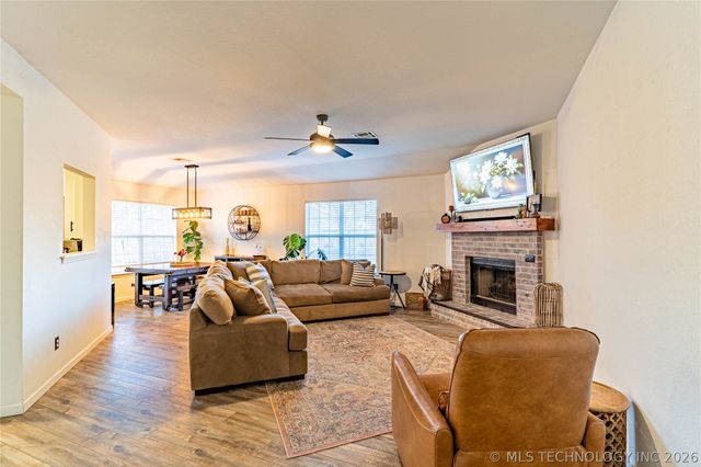 21314 W 20th Street S, Sand Springs, OK 74063