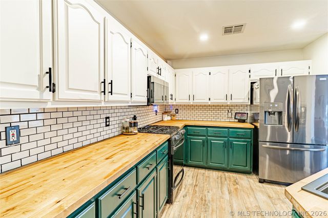 21314 W 20th Street S, Sand Springs, OK 74063