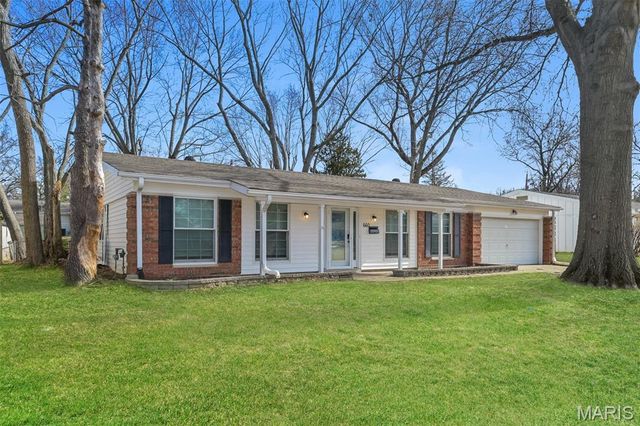 660 Brookstone Drive, Florissant, MO 63033