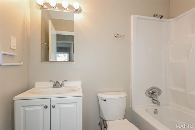 660 Brookstone Drive, Florissant, MO 63033