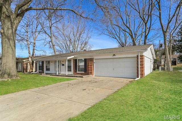 660 Brookstone Drive, Florissant, MO 63033