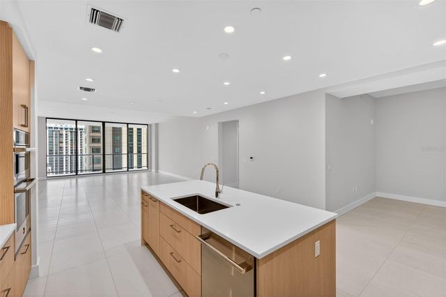 275 1ST AVENUE S 1903, St Petersburg, FL 33701