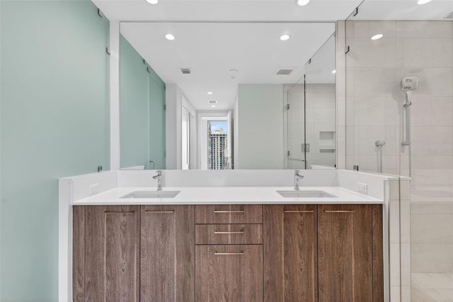 275 1ST AVENUE S 1903, St Petersburg, FL 33701