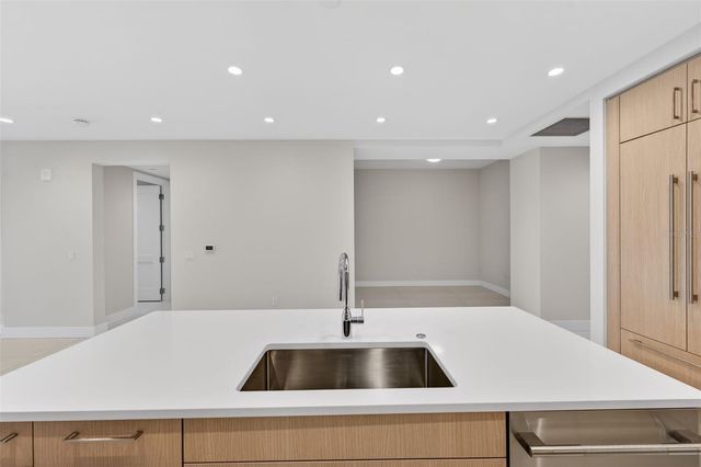 275 1ST AVENUE S 1903, St Petersburg, FL 33701