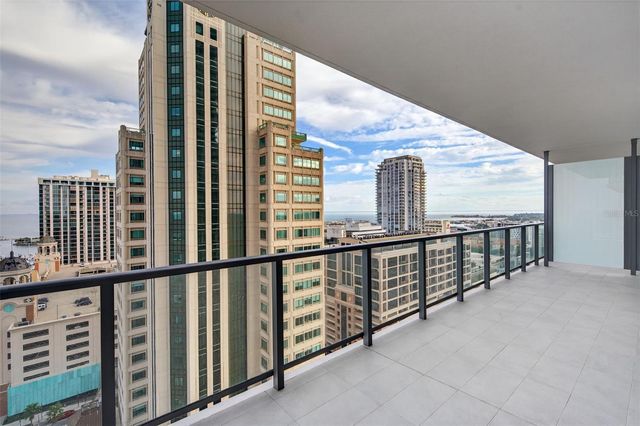 275 1ST AVENUE S 1903, St Petersburg, FL 33701