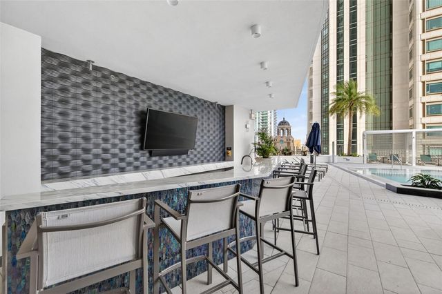 275 1ST AVENUE S 1903, St Petersburg, FL 33701