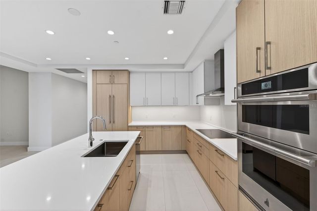 275 1ST AVENUE S 1903, St Petersburg, FL 33701