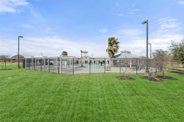13701 Seneca Lake Drive, Texas City, TX 77510