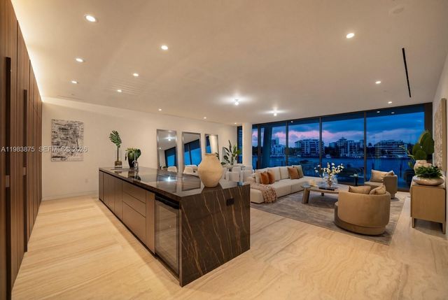 5 Grove Isle Dr L205, Miami, FL 33133