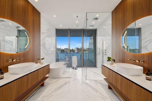 5 Grove Isle Dr L205, Miami, FL 33133