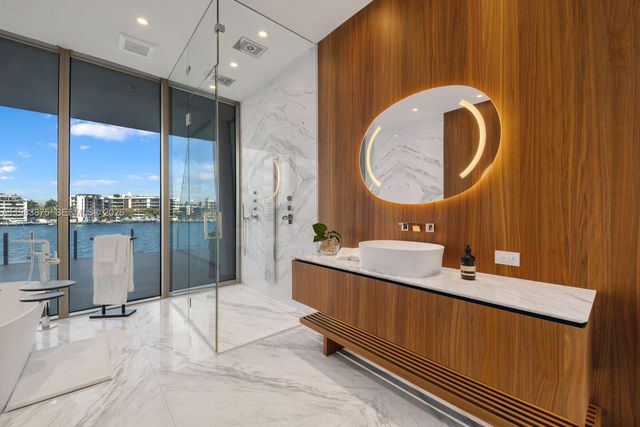 5 Grove Isle Dr L205, Miami, FL 33133