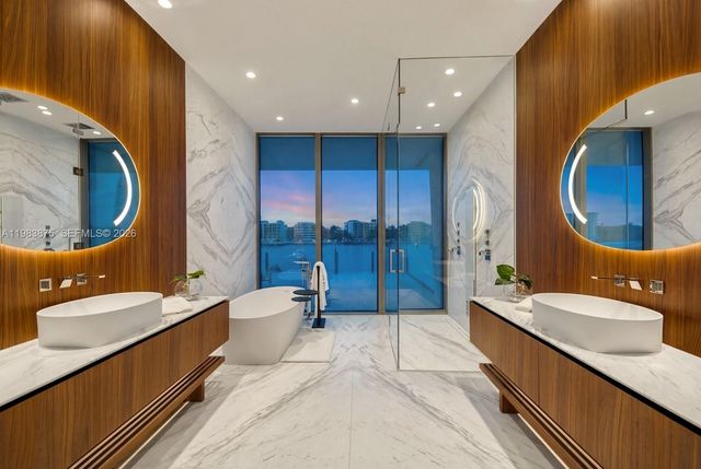 5 Grove Isle Dr L205, Miami, FL 33133