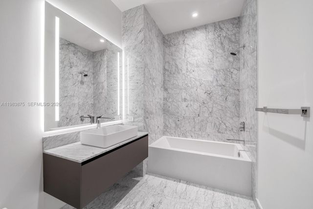 5 Grove Isle Dr L205, Miami, FL 33133