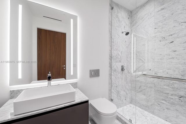 5 Grove Isle Dr L205, Miami, FL 33133