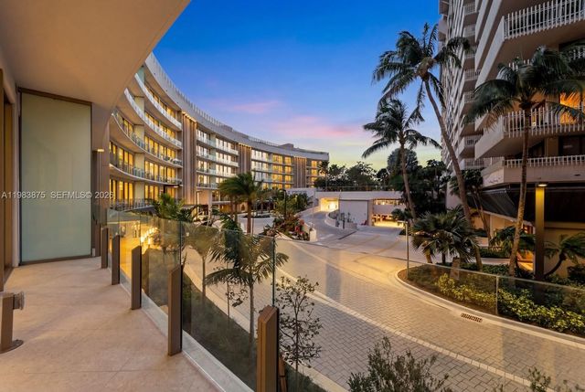 5 Grove Isle Dr L205, Miami, FL 33133