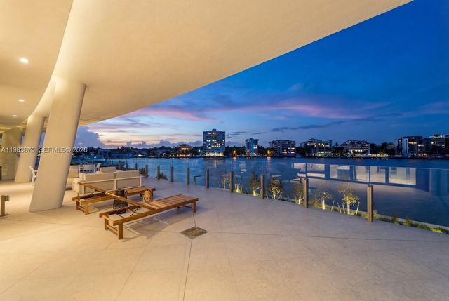 5 Grove Isle Dr L205, Miami, FL 33133