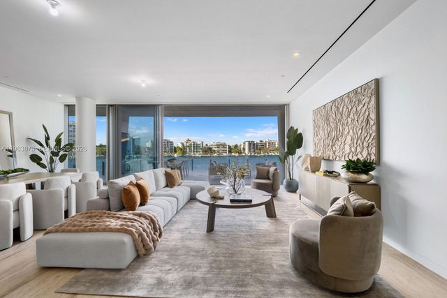 5 Grove Isle Dr L205, Miami, FL 33133