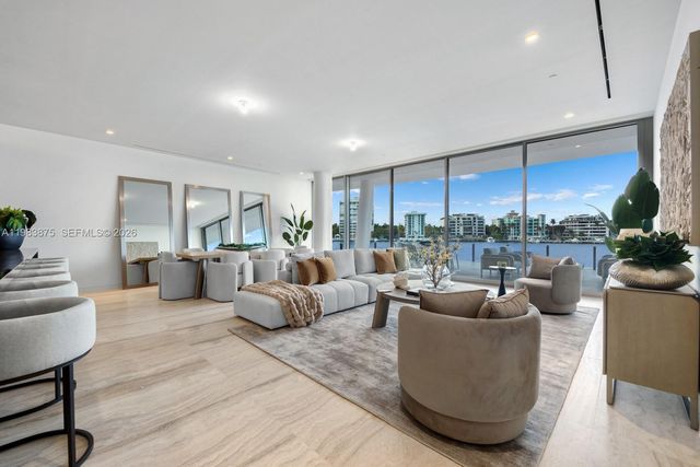 5 Grove Isle Dr L205, Miami, FL 33133