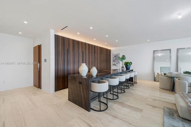 5 Grove Isle Dr L205, Miami, FL 33133