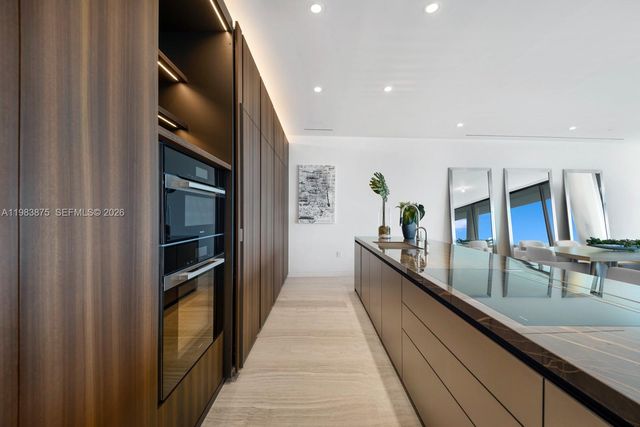 5 Grove Isle Dr L205, Miami, FL 33133