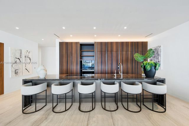 5 Grove Isle Dr L205, Miami, FL 33133