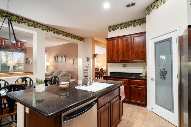 7788 Tigerwoods Dr, Sacramento, CA 95829