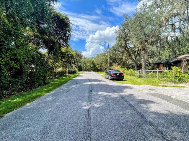 11682 E Hawk Lane, Floral City, FL 34436