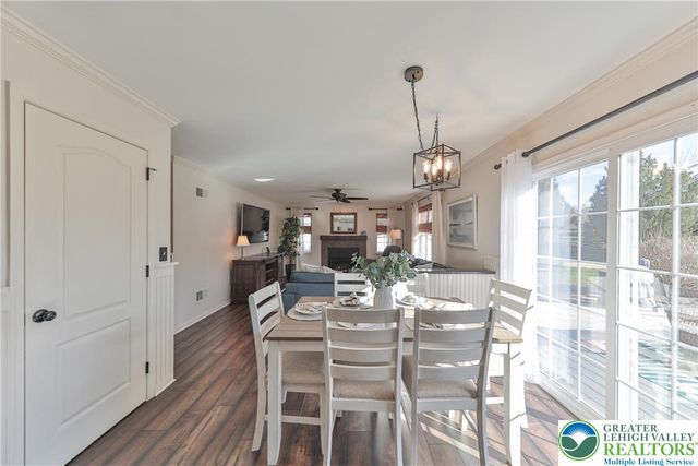 1551 Thornwood View North, Forks Twp, PA 18040