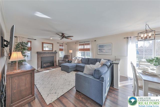 1551 Thornwood View North, Forks Twp, PA 18040