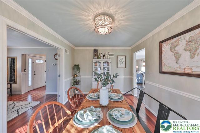 1551 Thornwood View North, Forks Twp, PA 18040