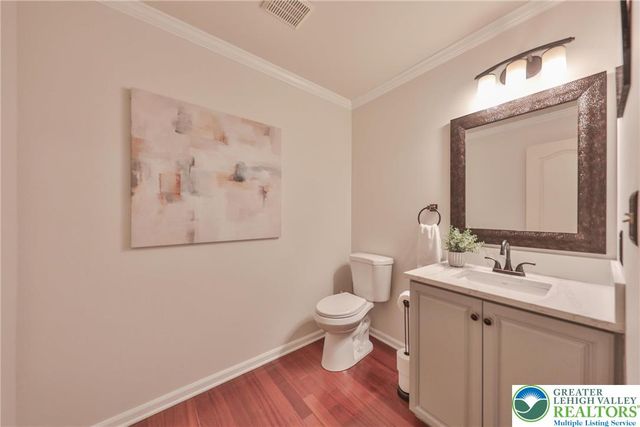 1551 Thornwood View North, Forks Twp, PA 18040