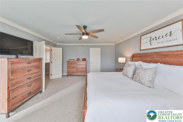 1551 Thornwood View North, Forks Twp, PA 18040