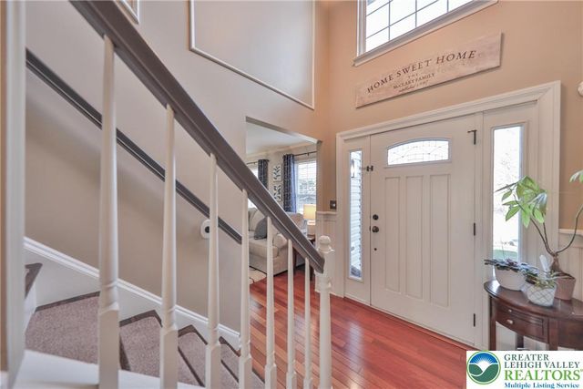 1551 Thornwood View North, Forks Twp, PA 18040