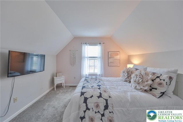 1551 Thornwood View North, Forks Twp, PA 18040