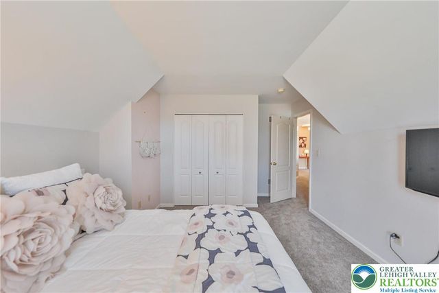 1551 Thornwood View North, Forks Twp, PA 18040