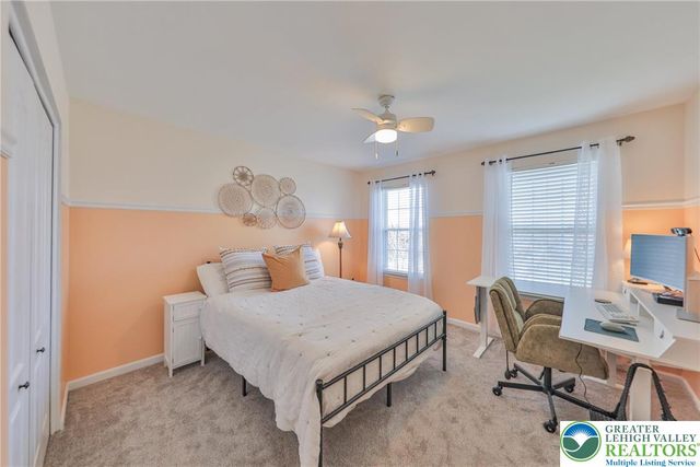 1551 Thornwood View North, Forks Twp, PA 18040