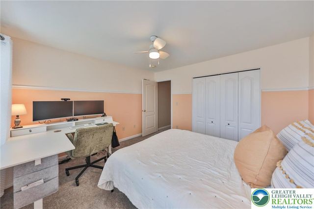 1551 Thornwood View North, Forks Twp, PA 18040