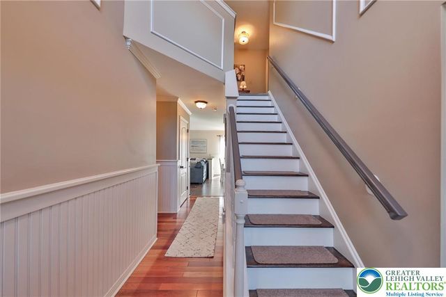 1551 Thornwood View North, Forks Twp, PA 18040