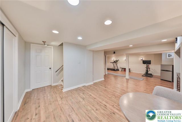 1551 Thornwood View North, Forks Twp, PA 18040